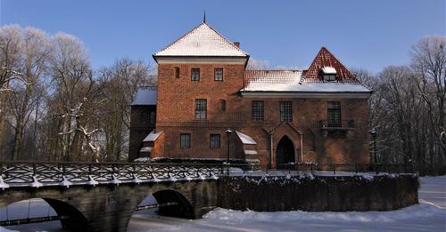 muzeum zamek w Oporowie